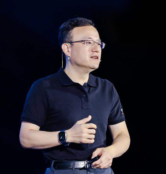 ——  球迷屋官网CEO 程鹏